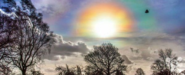 Fire Rainbow wonders appeared in United Kingdom: this is a pile of what the hell?